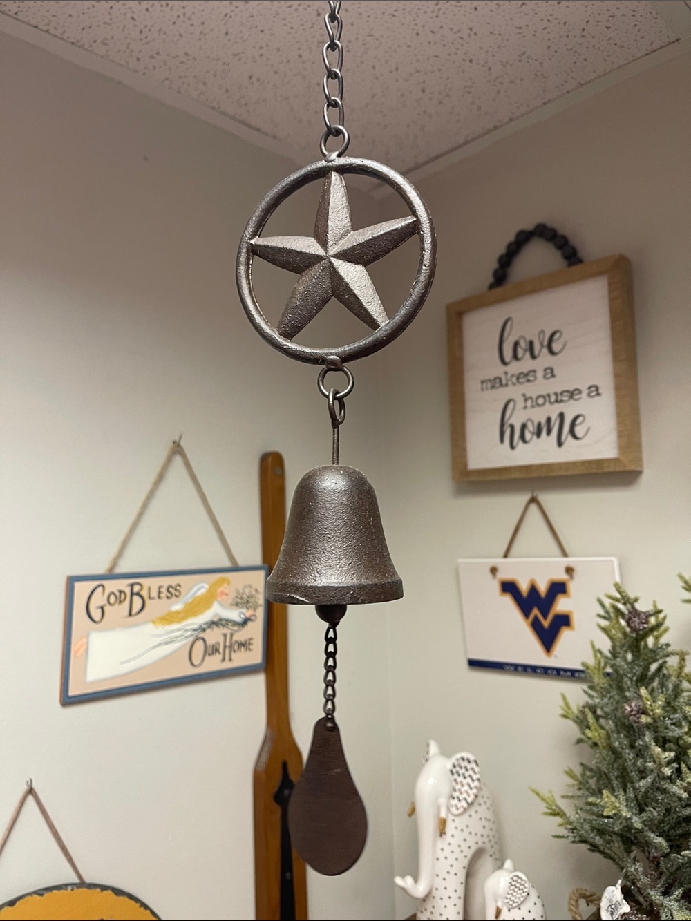 Decorative Metal wind chime/Hanging Bell with Star Accent -